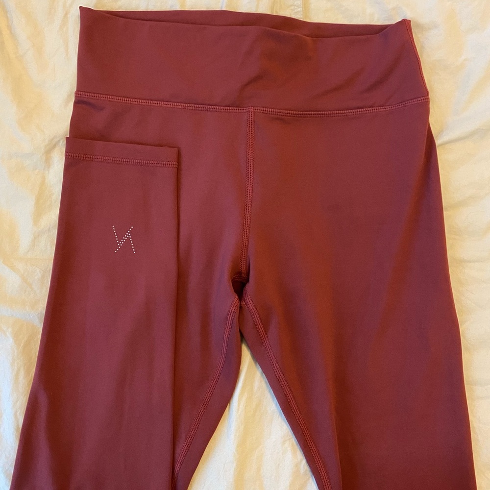 Whisper By Vie Athletic Maroon Cropped Leggings